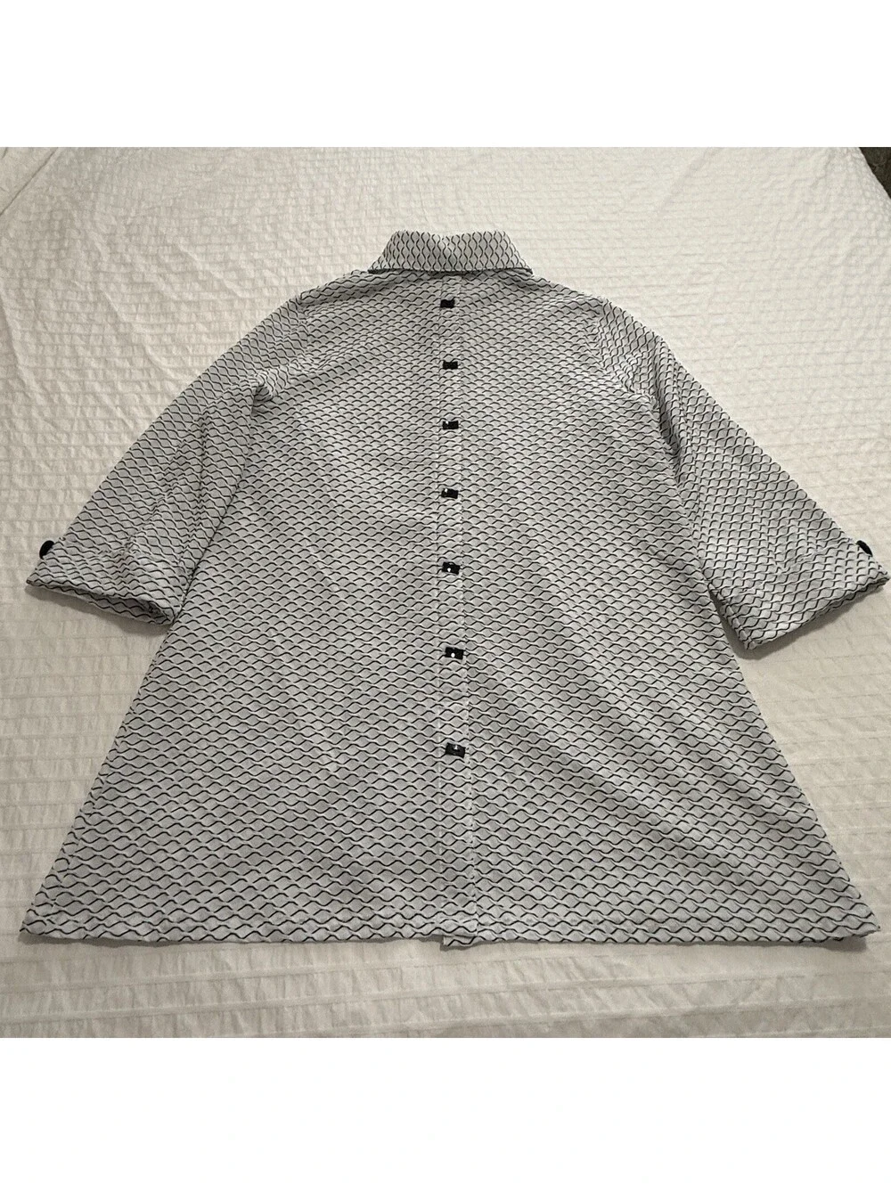 Ali Miles Button Up Tunic Top 3/4 Sleeve Medium NWT Scalloped Wave Geometric